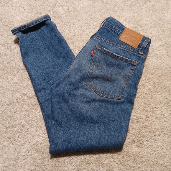 LEVIS Medium Wash Wedgie Icon Fit Ankle Jeans * FIRM PRICE - Picture 4 of 8
